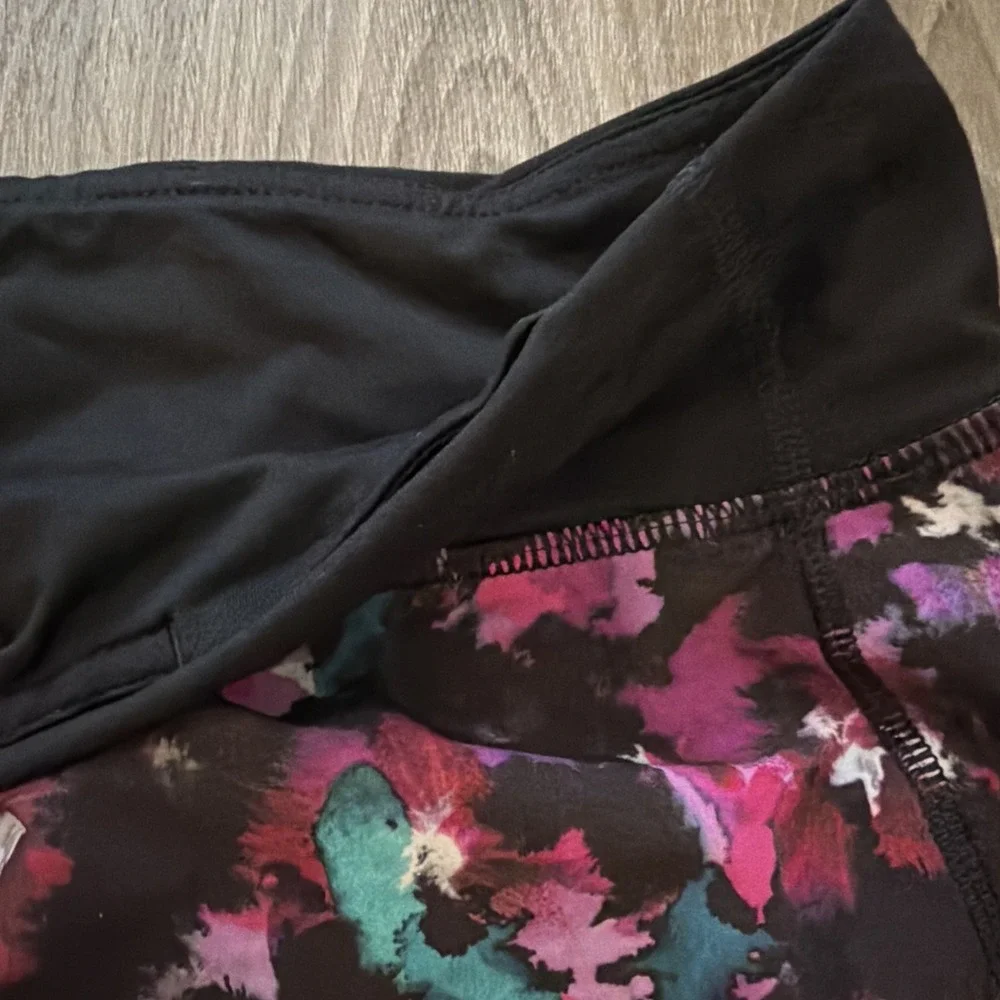 Lululemon‎ Speed Shorts Mini Midnight Bloom Black Deep Fuschia, Sz 4 Pink/Purple